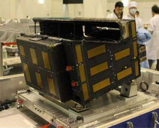 A space camera optical system with a 70° field of view.