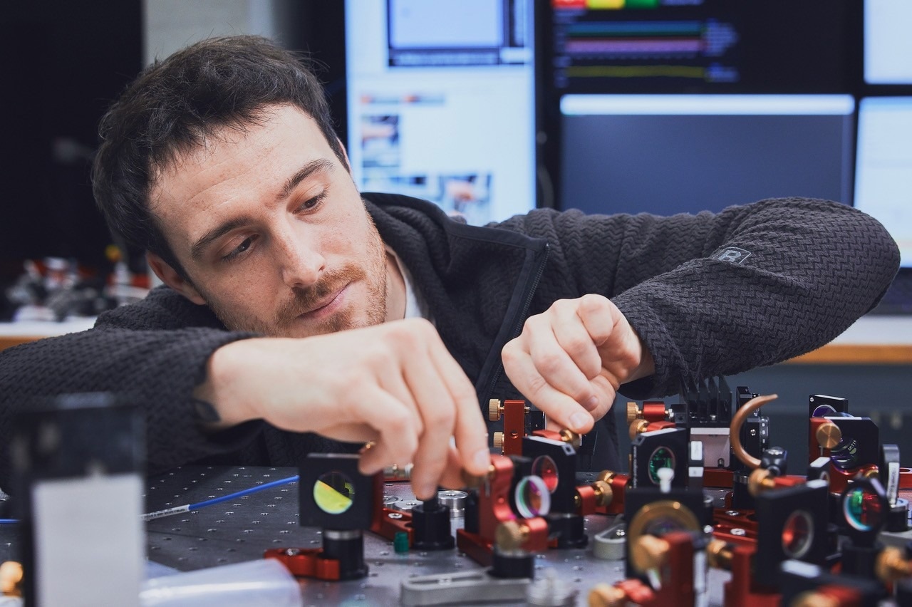 A picture of Yann Kiefer in his lab