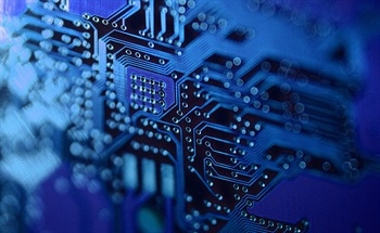 Quasiparticles in Semiconductors