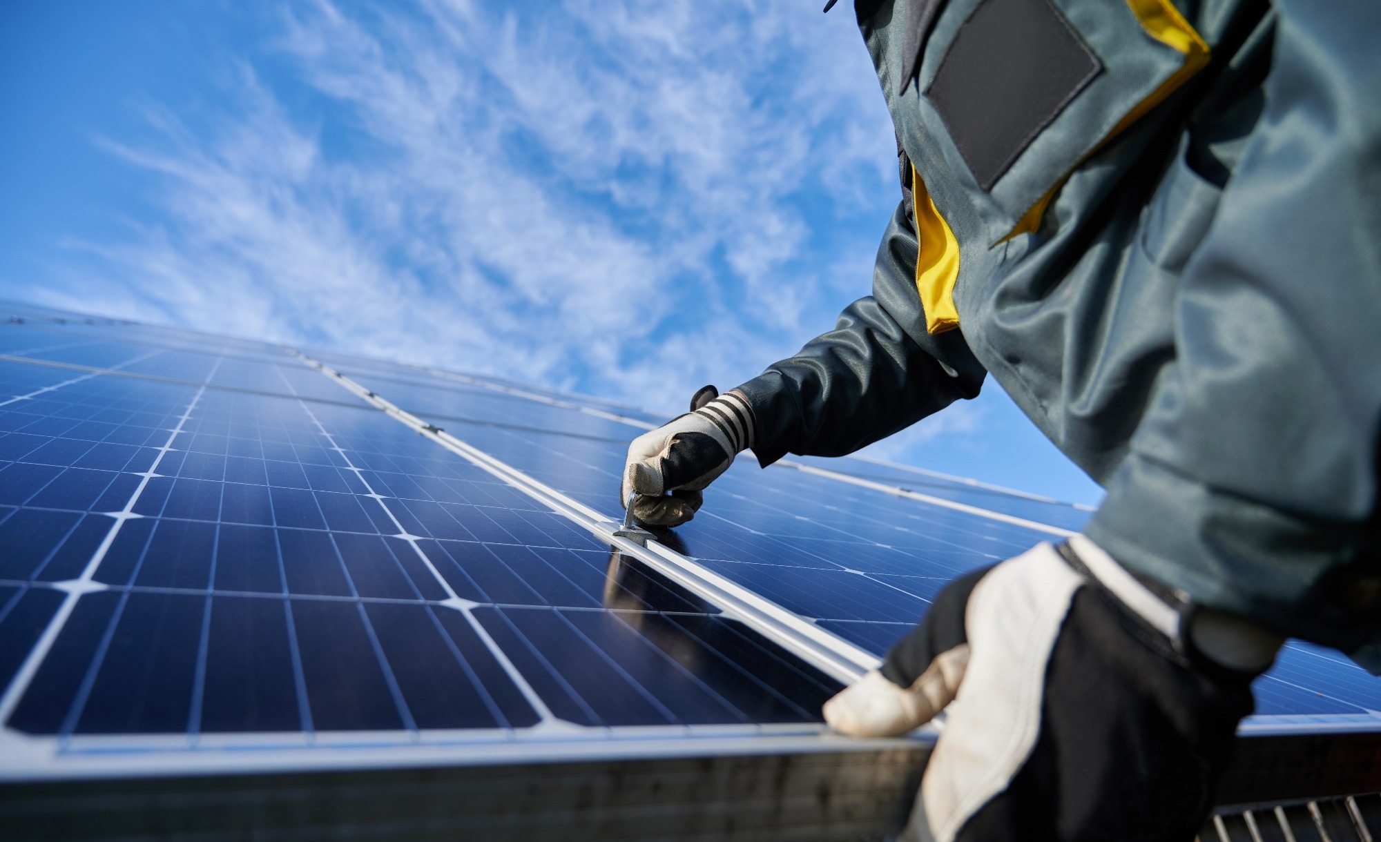 Quantum Algorithm for Photovoltaic Energy MPPT