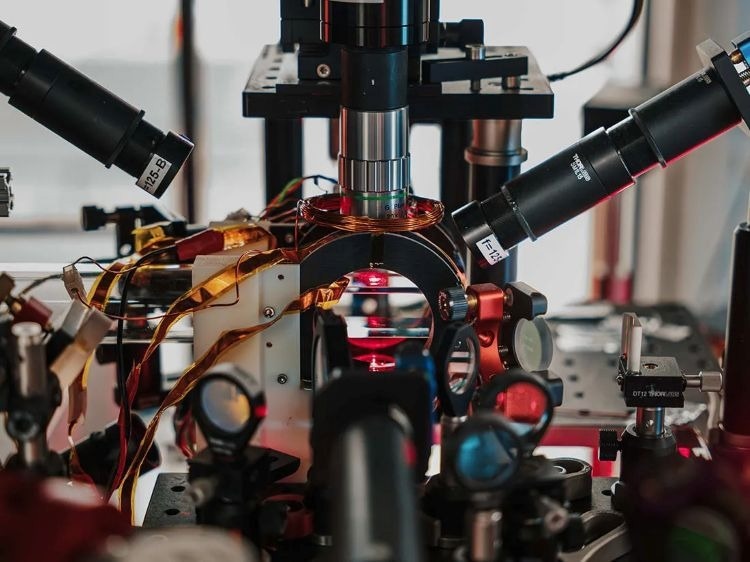New Quantum Experiment Shows Time is Created by Moving Atomic Disorder