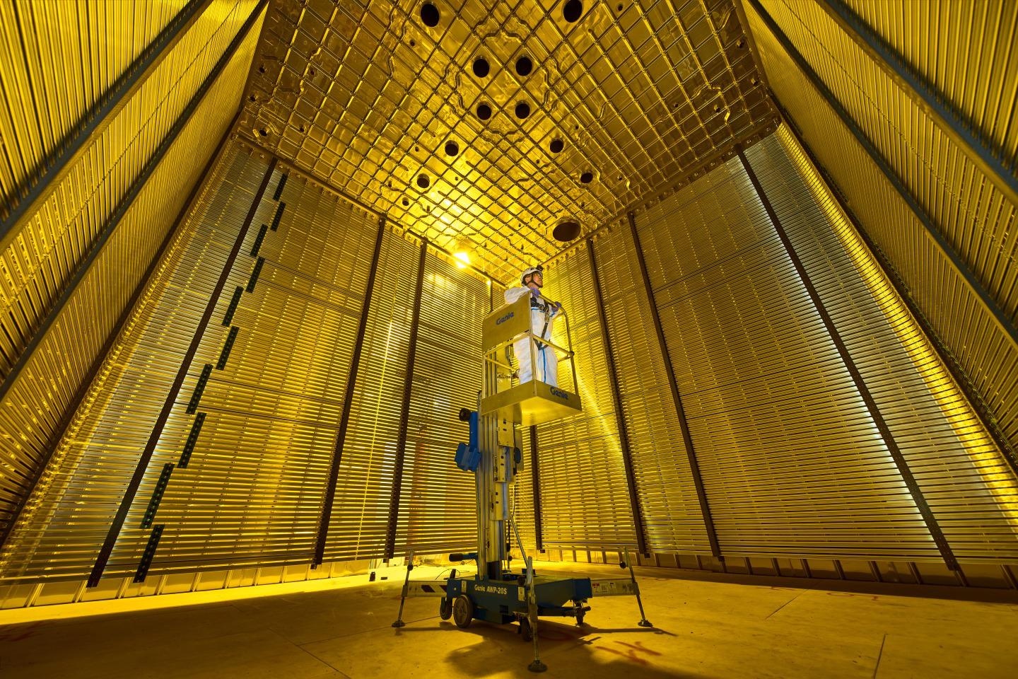 DUNE Collaboration Publishes First Scientific Article Using ProtoDUNE Detector