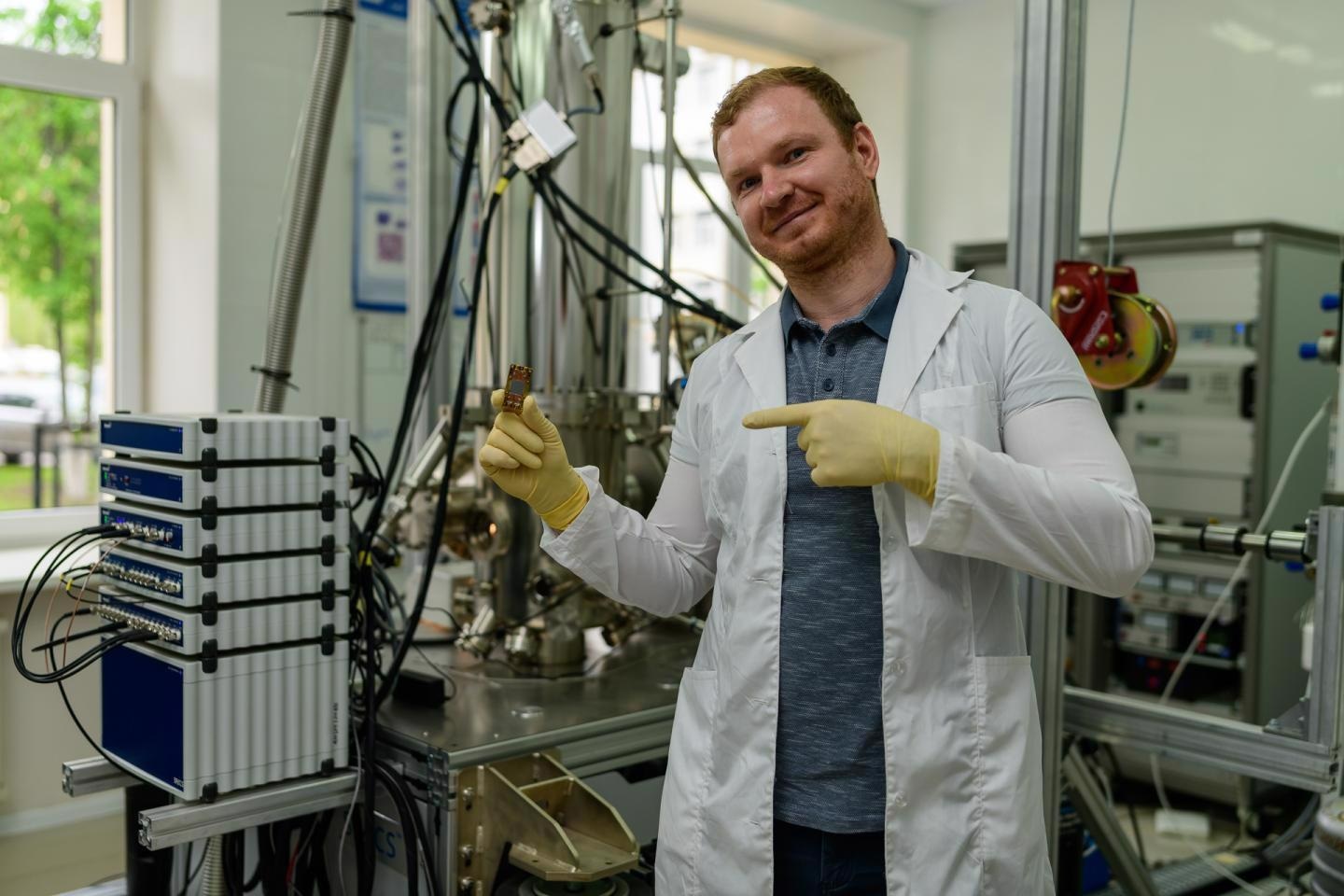 New Platform to Realize Ultra-Strong Photon-to-Magnon Coupling