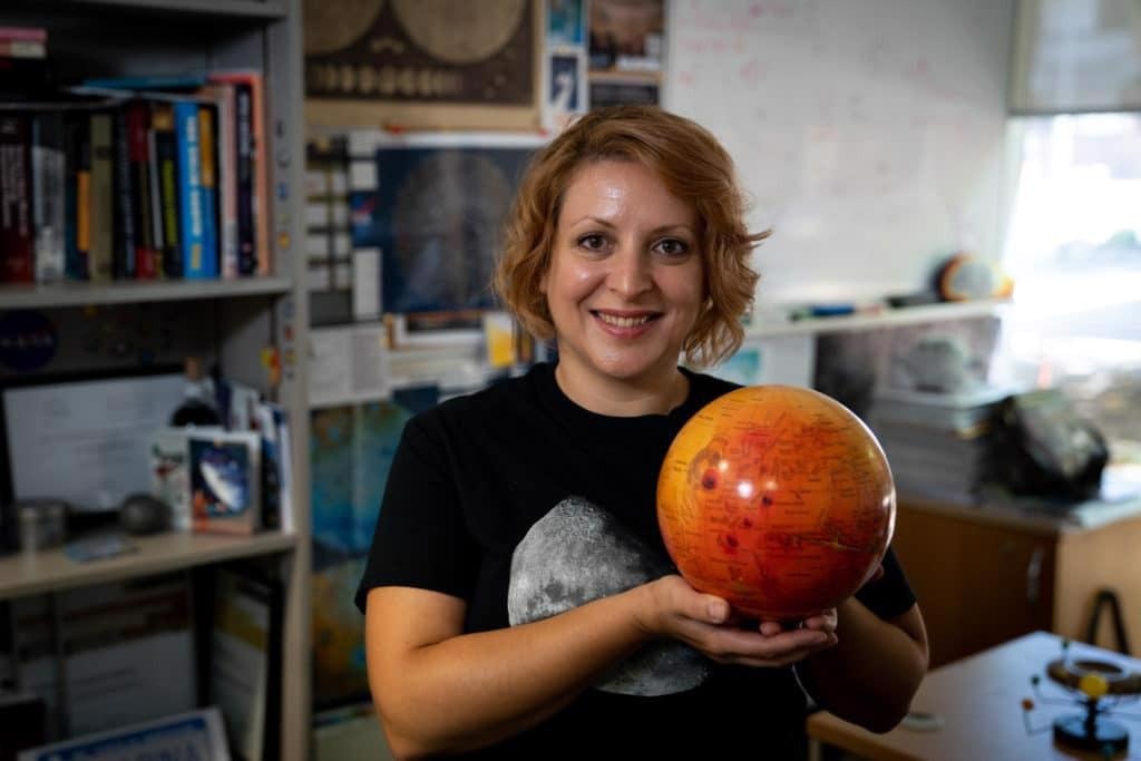 Rocks Smashing into Planets Give Clues About Planetary Evolution
