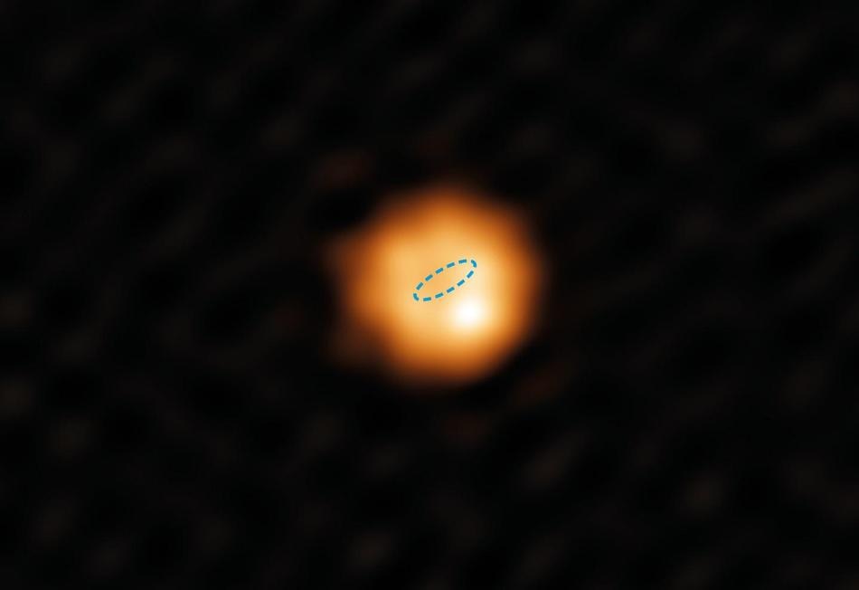 Astronomers Use ALMA Telescope to Make Sharpest Observations of Red Giant Star 