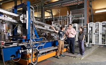 Researchers Use X-ray Scattering to Explore How Neodymium Nickel Oxide Makes Transition from Metal to Insulator