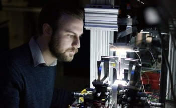 Tiny Microchip Circuits Could Exploit Strange World of Quantum Mechanics