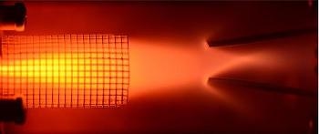 Cool Skimmers Help in Significant Reduction of Shockwaves in Quantum Beam Experiments