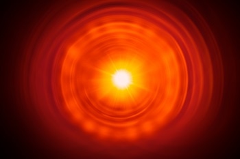 HgTe Quantum Dot Defects can be used for Amplifying Near Infrared Light