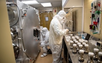 Array of Light-Sensing Photomultiplier Tubes Constructed for Massive New Dark Matter Detector