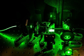 New Technique for High-Precision Measurement of Atomic-Scale Magnetic Fields