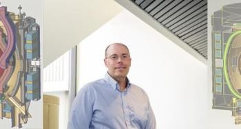 Using Compact Tokamaks to Accelerate the Development of Fusion Power