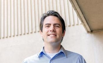 New Insights into Physics Behind Pressure Balance in Plasma Scrape-Off Layer