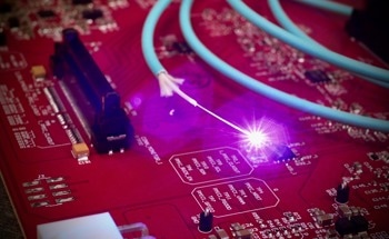Heriot-Watt Scientists Compute With Light Inside Hair-Thin Optical Fibre