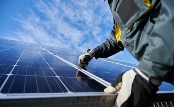 Quantum Algorithm for Photovoltaic Energy MPPT