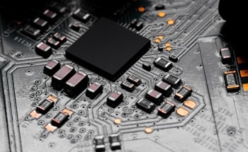 Neural Networks Enhance Quantum Error Correction
