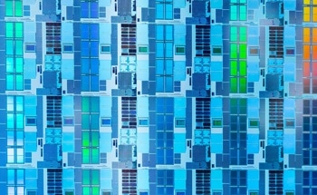 Universal Quantum Translator on a Silicon Chip