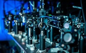 Optical Cavities with Microlenses Boost the Speed of Quantum Information Retrieval