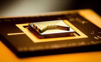 A Team of Qubits in Quantum Computer Chips Could Help Lower Rates, Enhance Device Reliability