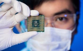Development of a Flexible Memory Device by Introducing Zero-Dimensional Quantum Dots