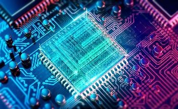 Incorporating Connected Moments Tool into Quantum Calculations Improves Simulation of Chemical Systems