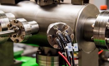 Combining the Advantages of Classical Computing with Quantum Computing to Tackle Optimization Problems